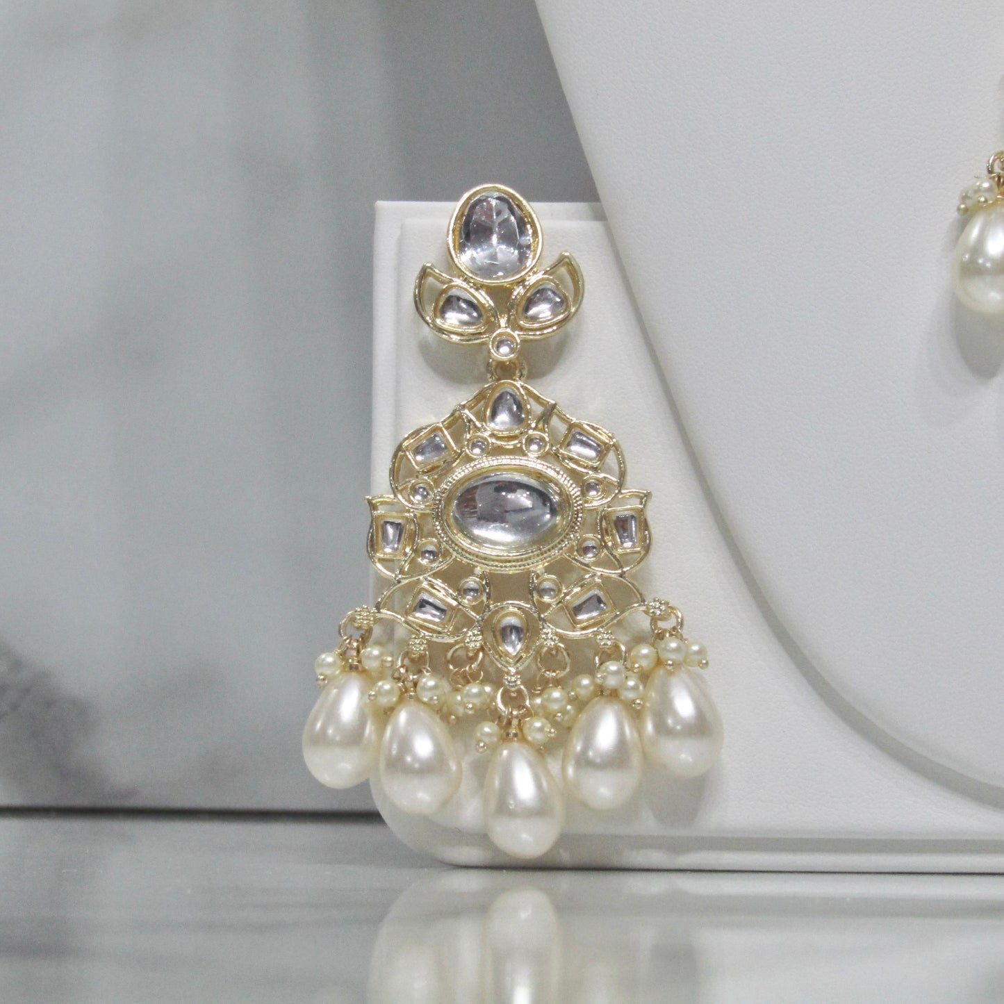 Pearl and Kundan Choker Set with Tikka