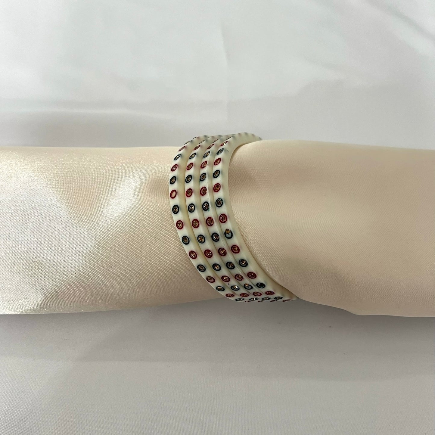 Set of 4 White, Red and Green Circle Choora Bangles