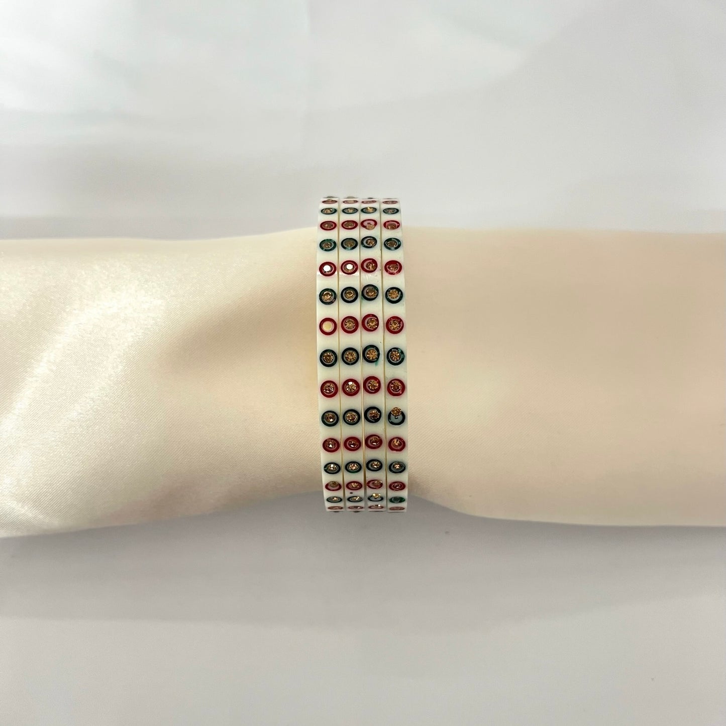Set of 4 White, Red and Green Circle Choora Bangles